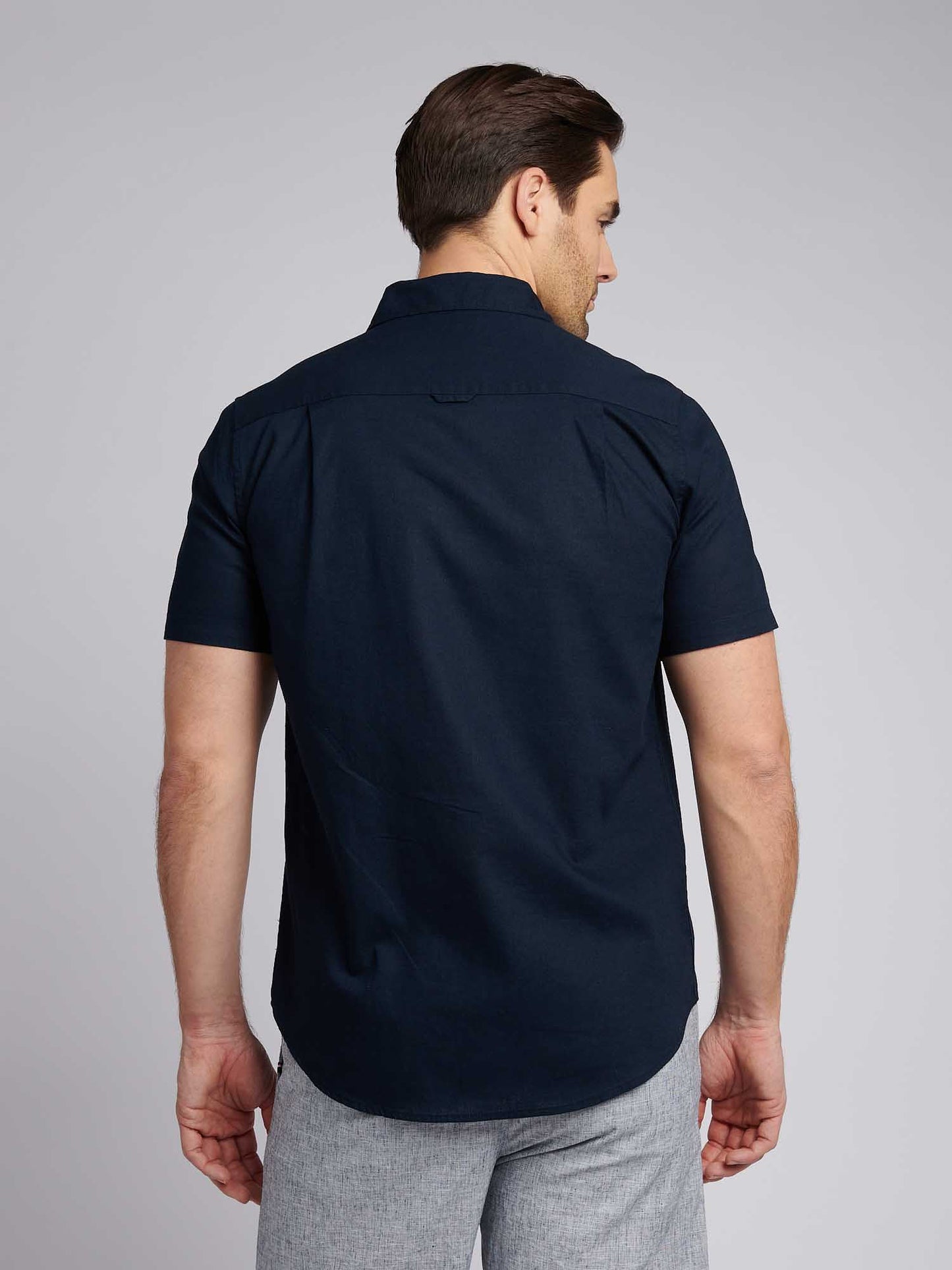 Mens Linen Blend Short Sleeve Shirt in Dark Sapphire Navy / Moonlight Blue DHM