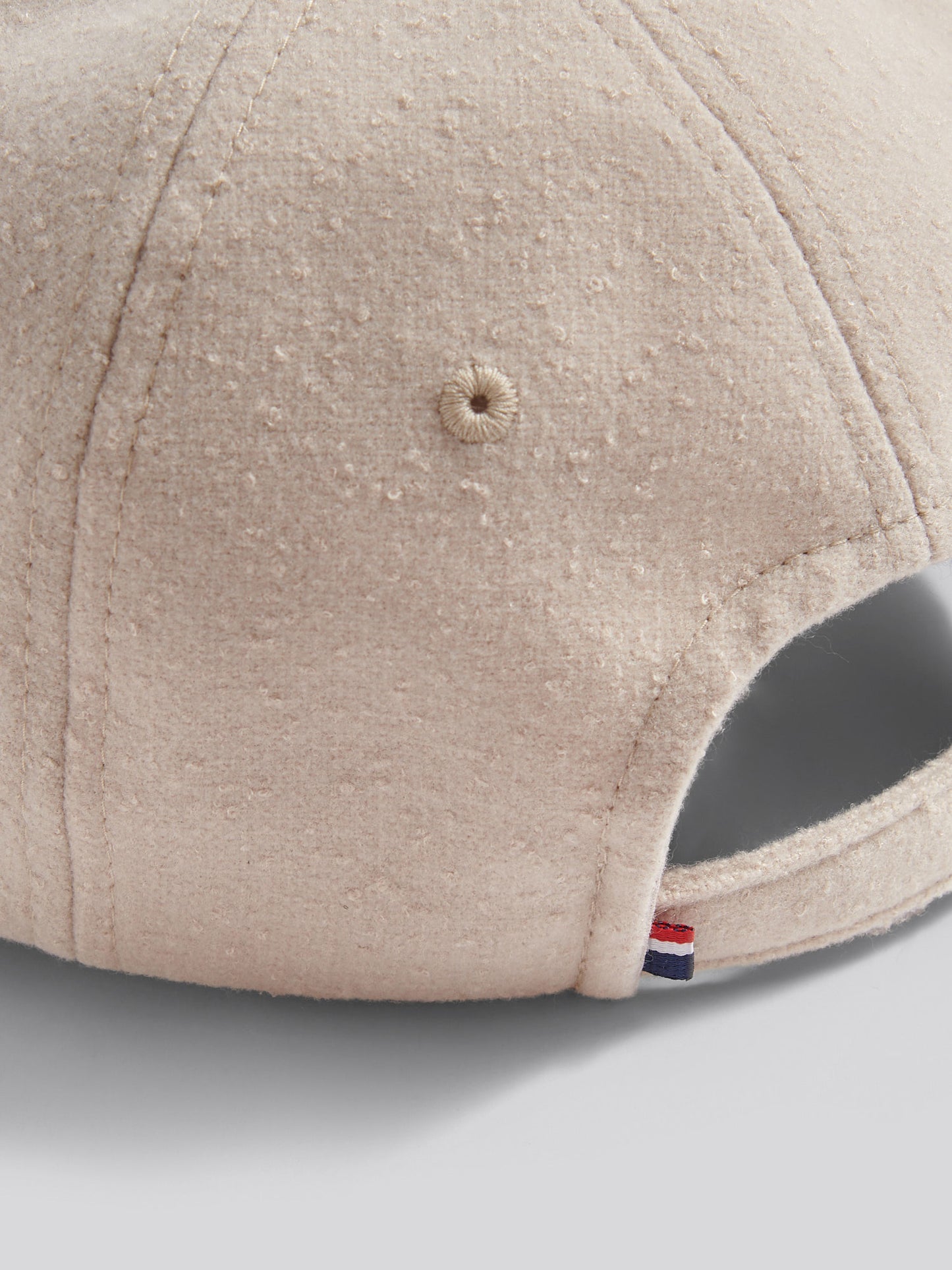 Mens Boucle Cap in Atmosphere