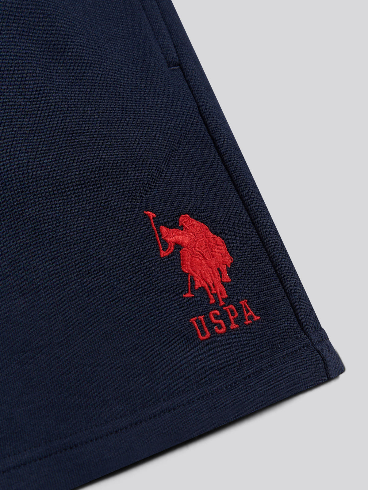 Player 3 Sweat Short Dark Sapphire Navy / Haute Red DHM