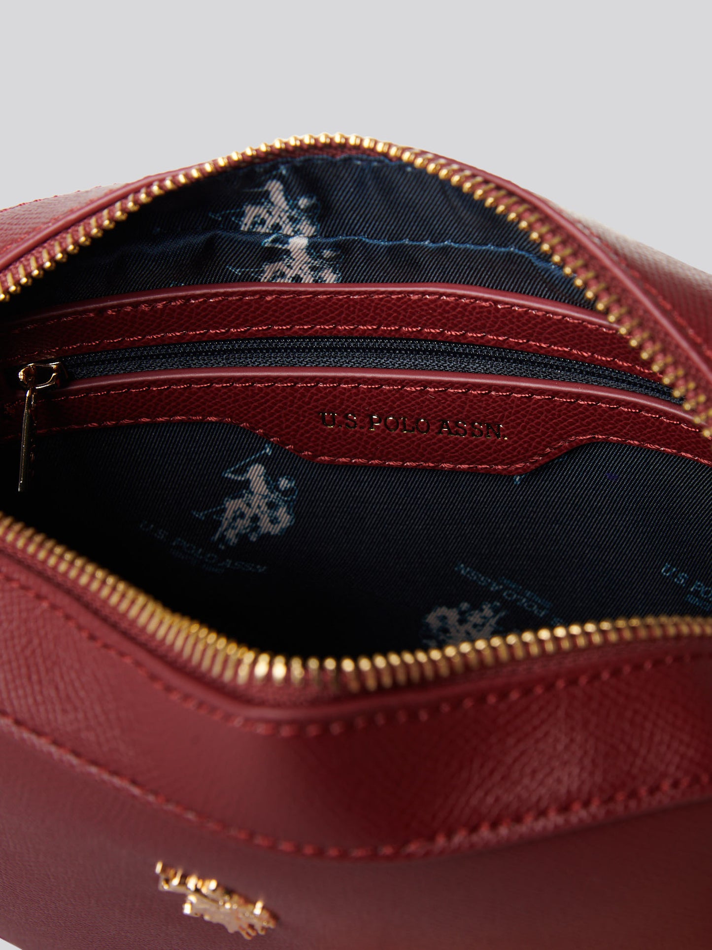 Womens Jones Crossbody Bag in Wine