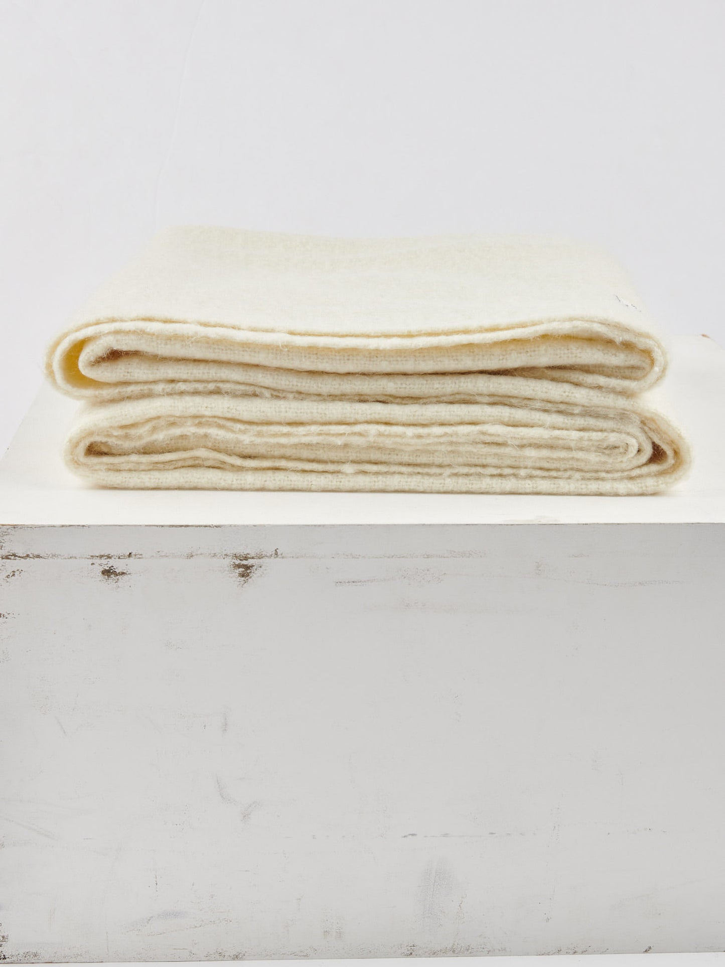 Premium Super Soft Hanging Throw in Light Gray