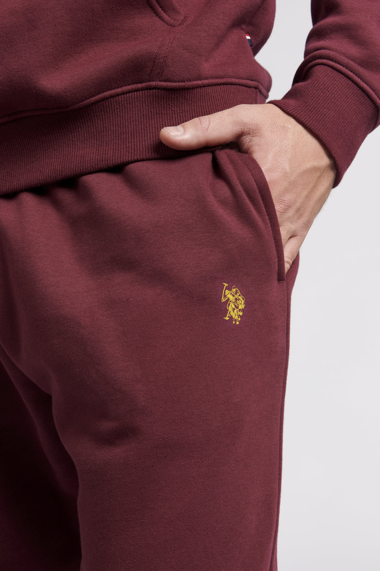 Mens Fleece Joggers in Windsor Wine