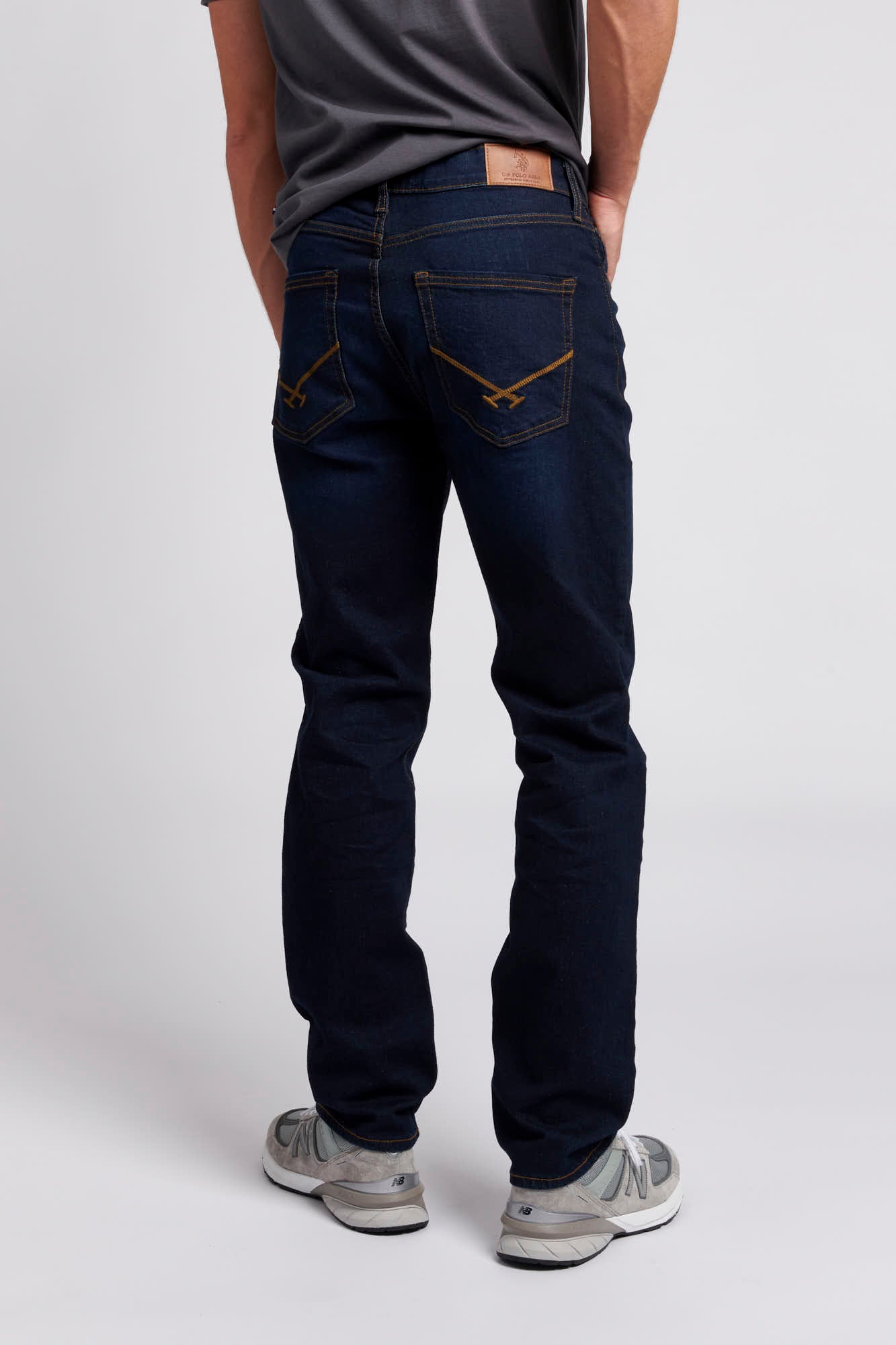 Mens 5 Pocket Regular Fit Denim Jeans in Rinse Wash