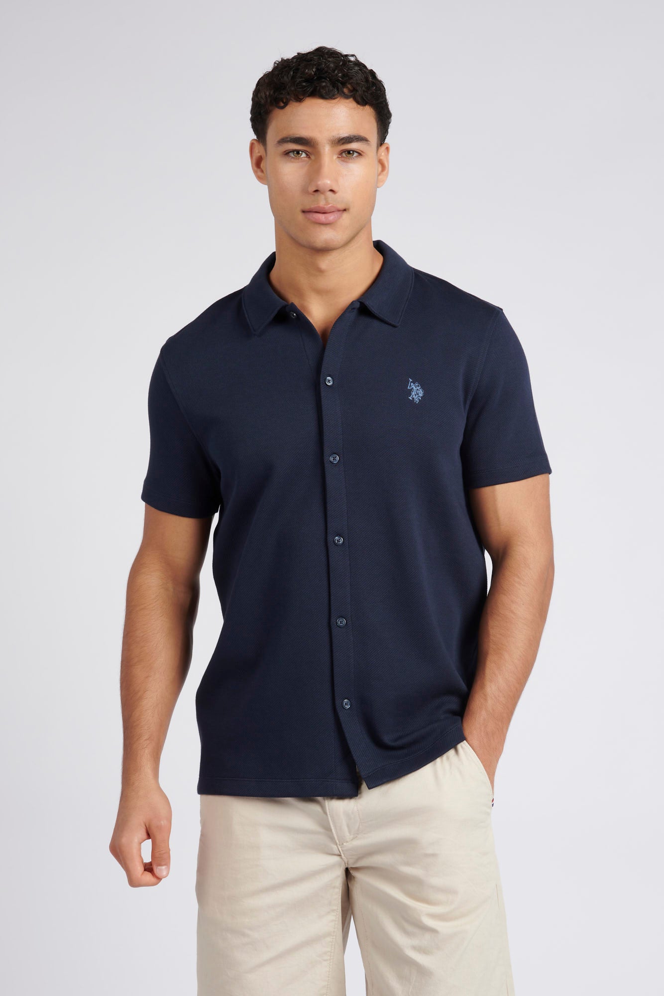 Mens Regular Fit Twill Short Sleeve Shirt in Dark Sapphire Navy / Moonlight Blue DHM