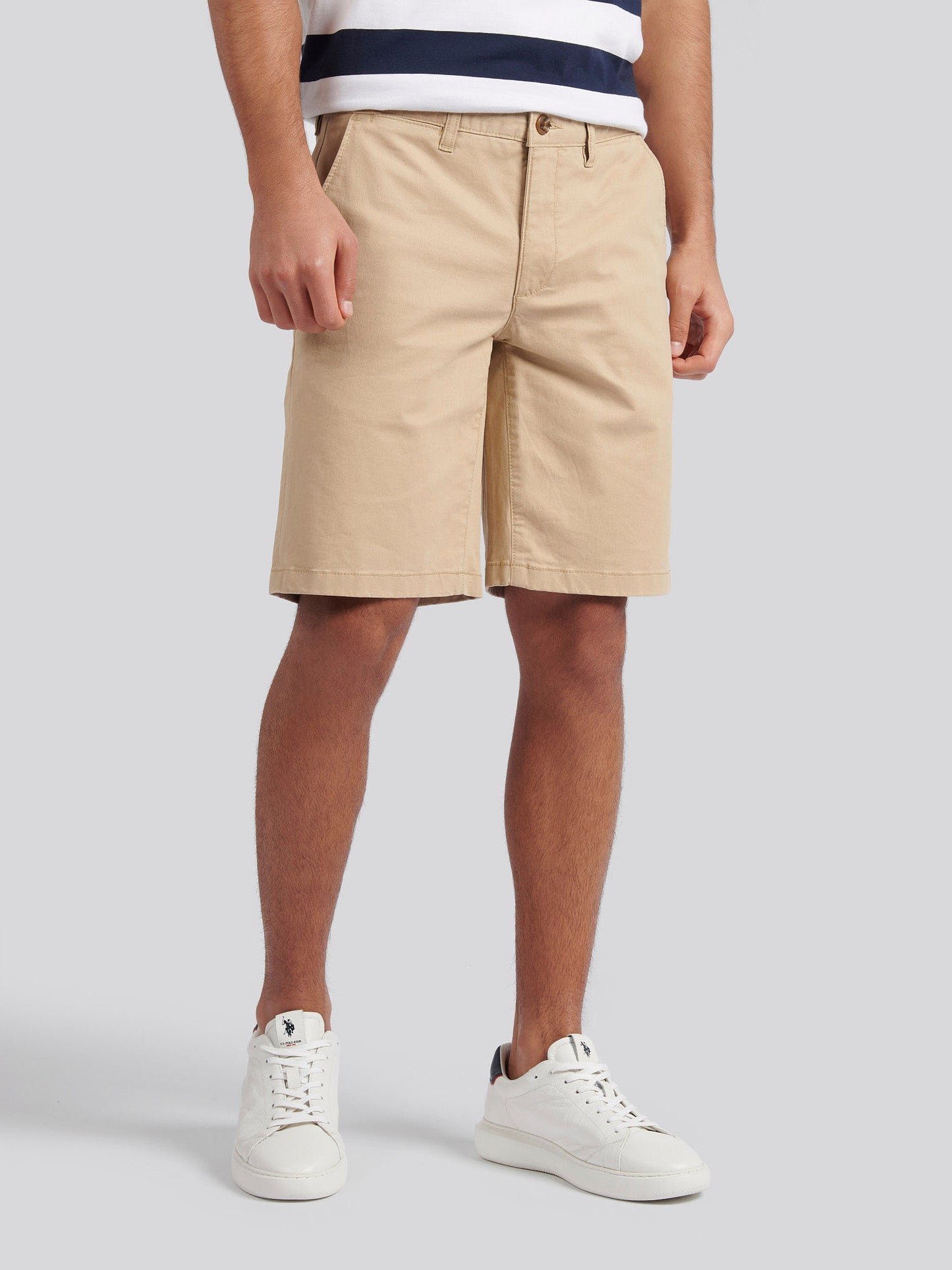 Mens Classic Chinos Shorts in Cornstalk