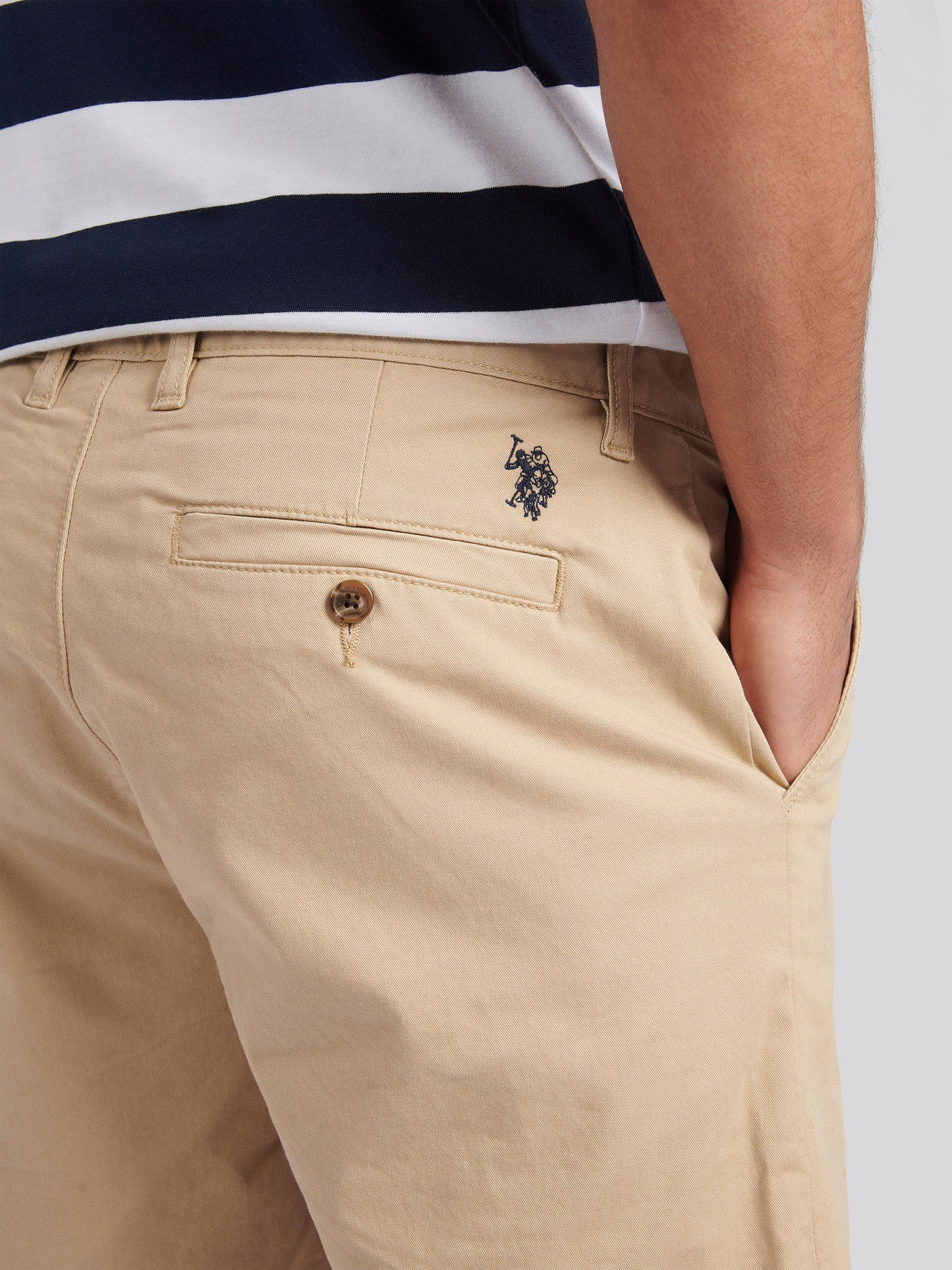 Mens Classic Chinos Shorts in Cornstalk