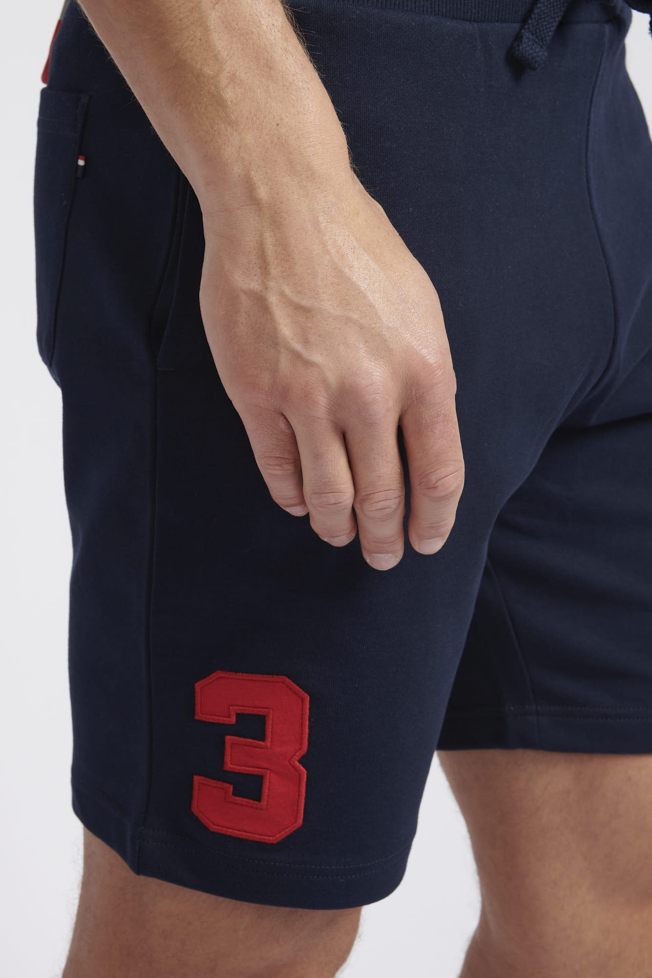 Mens Classic Fit Player 3 Sweat Shorts in Dark Sapphire Navy / Haute Red DHM