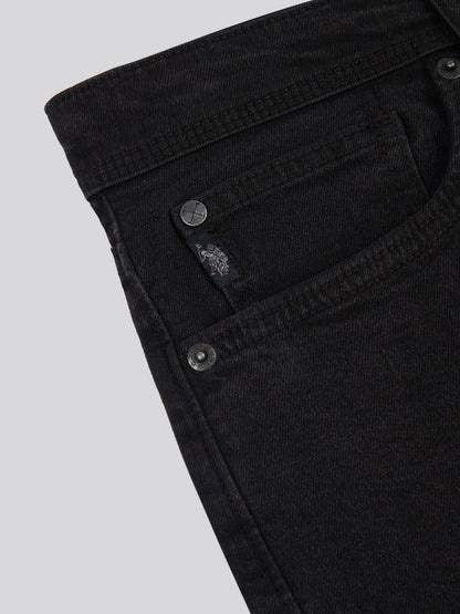 Mens Classic Fit Jean in Black Wash