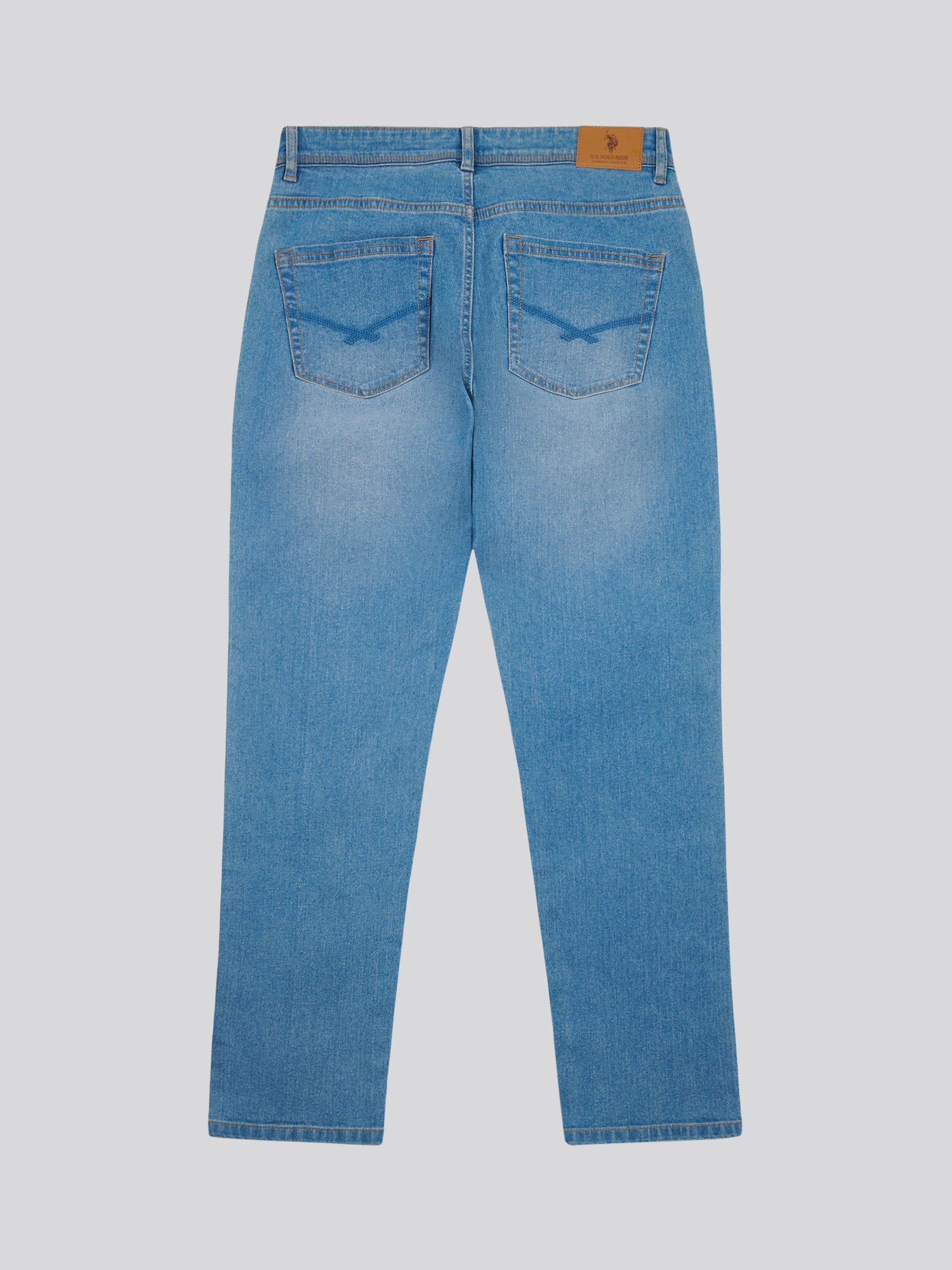 Mens Classic Fit Jean in Mid Wash