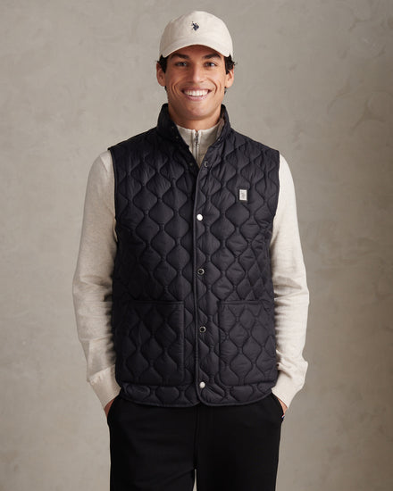 Mens Onion Quilt Lightweight Gilet in Black