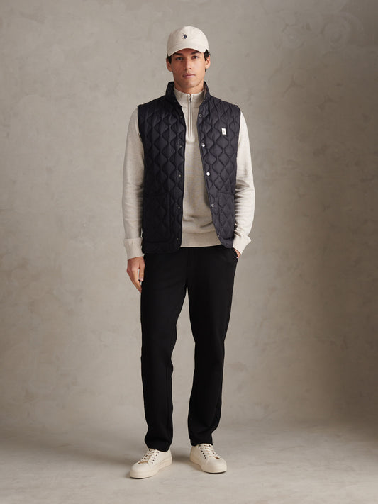 Mens Onion Quilt Lightweight Gilet in Black