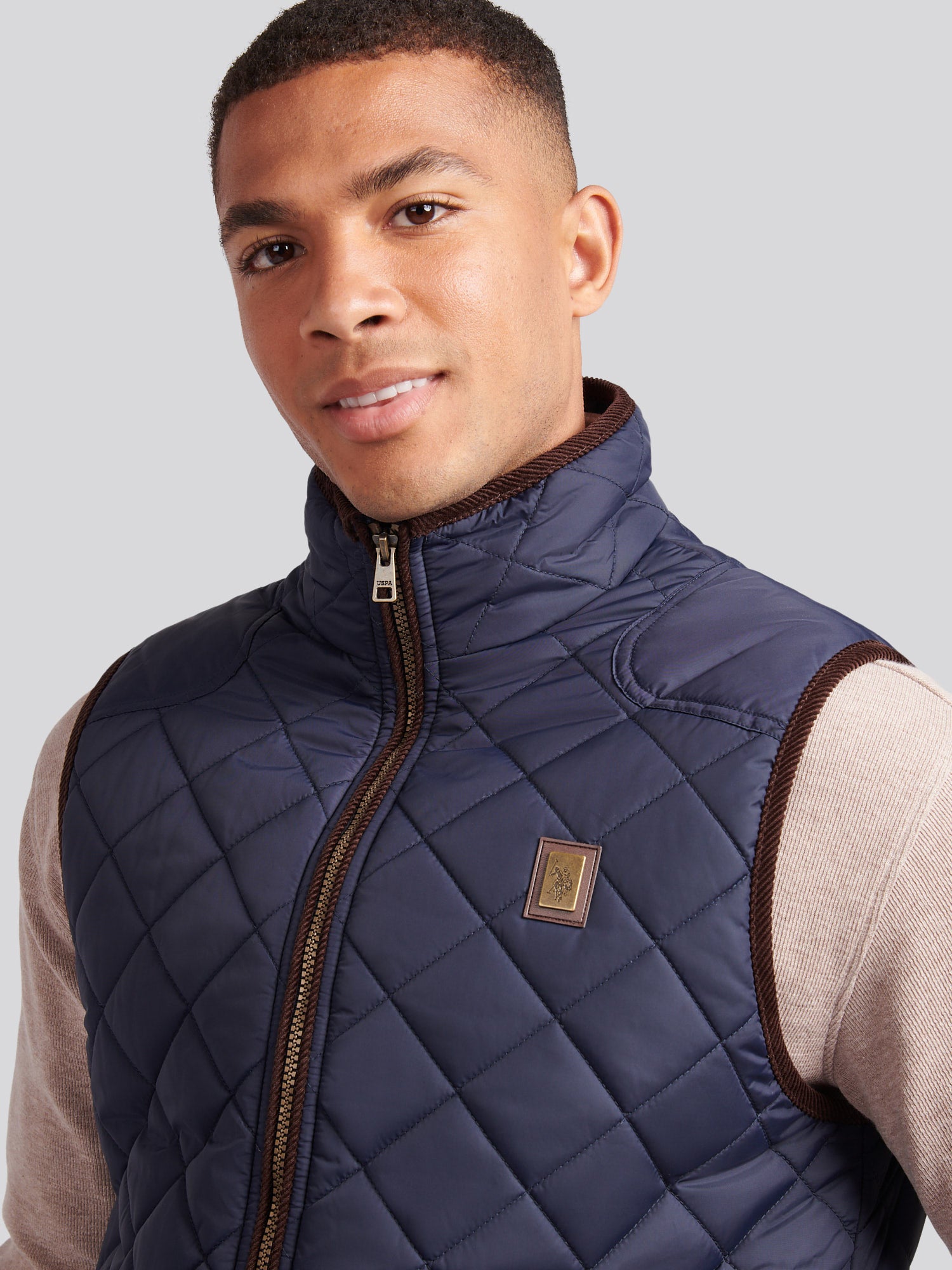 Men's Quilted Country Gilet in Dark Sapphire Navy – back view