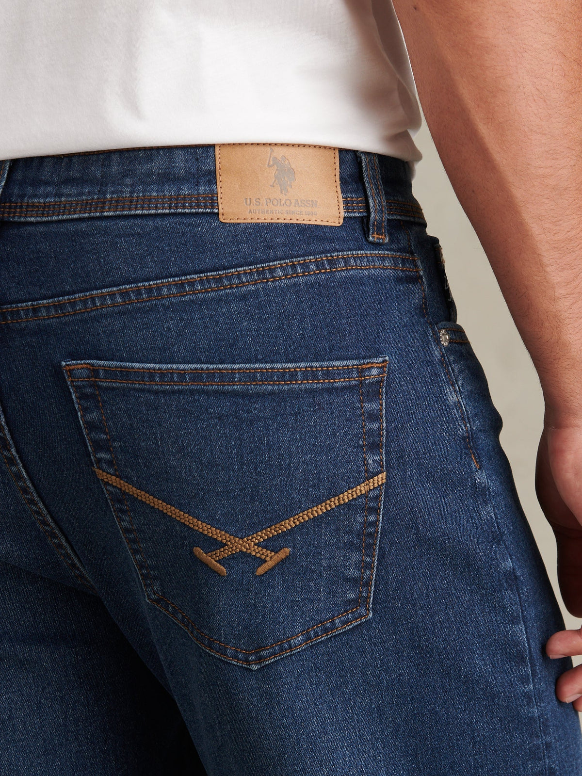 Mens Relaxed Fit Jean Royal Distress