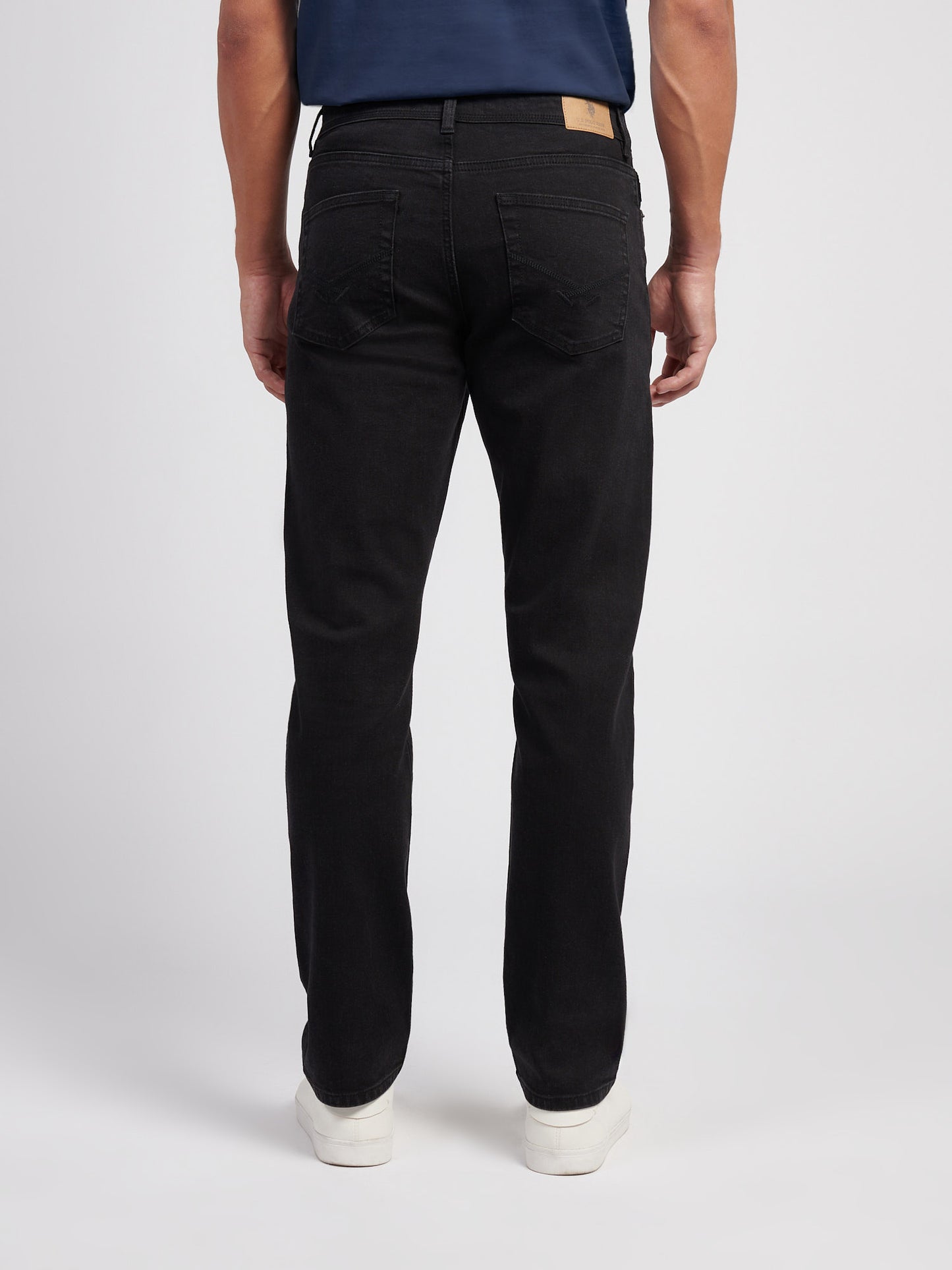 Mens Straight Fit Jean in Black Wash