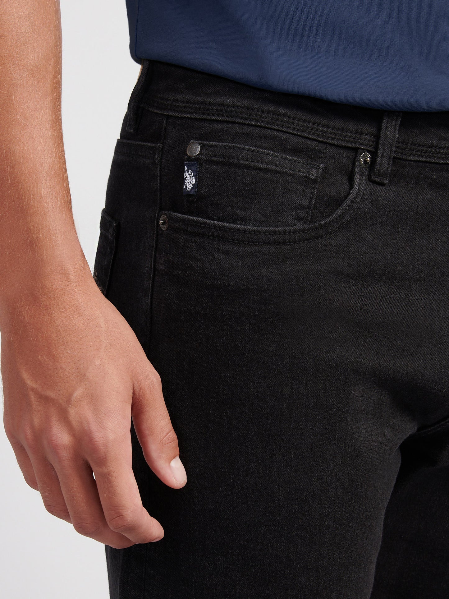 Mens Straight Fit Jean in Black Wash