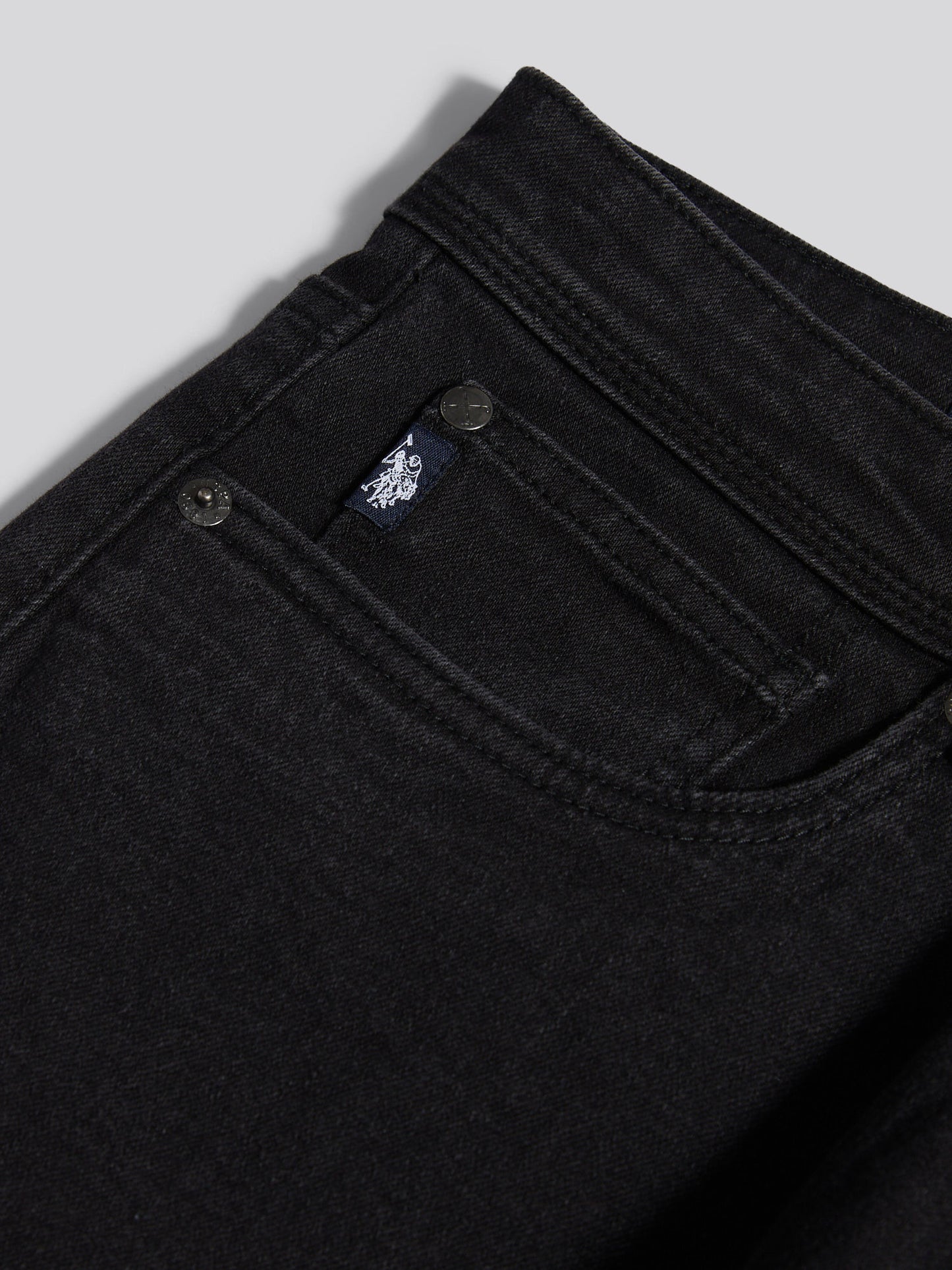 Mens Straight Fit Jean in Black Wash