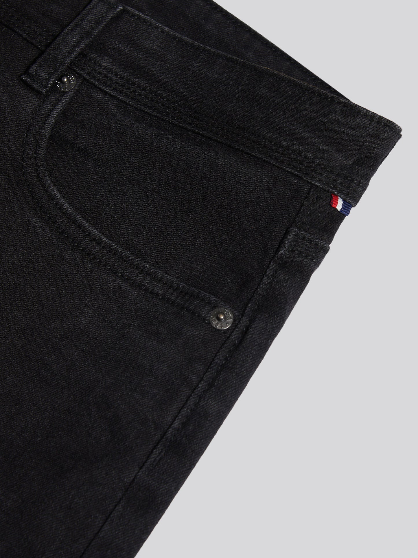 Mens Straight Fit Jean in Black Wash
