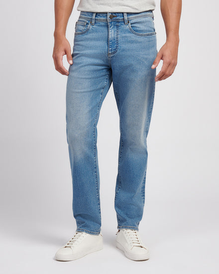 Mens Straight Fit Jean in Blue Wash