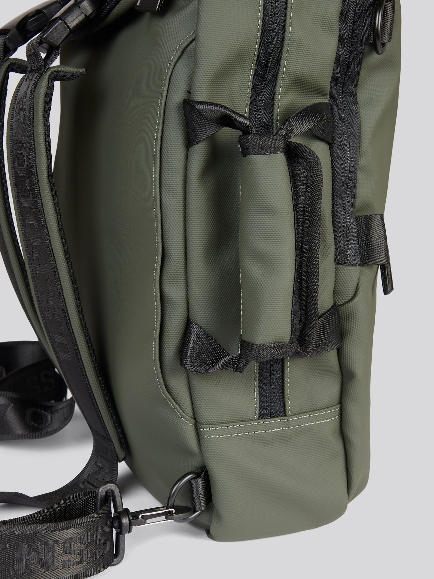 Mens Arrowhead Backpack in Army Green
