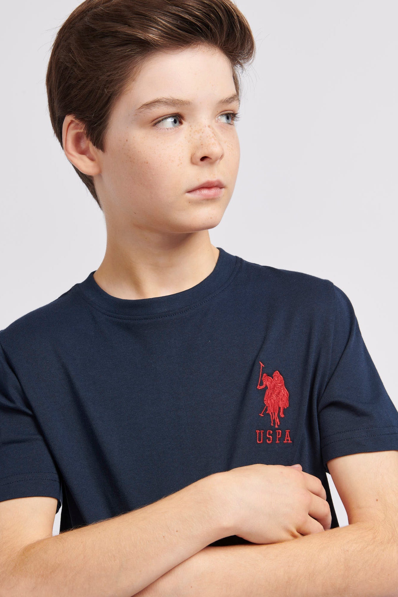 Boys Player 3 T-Shirt in Dark Sapphire Navy / Haute Red DHM