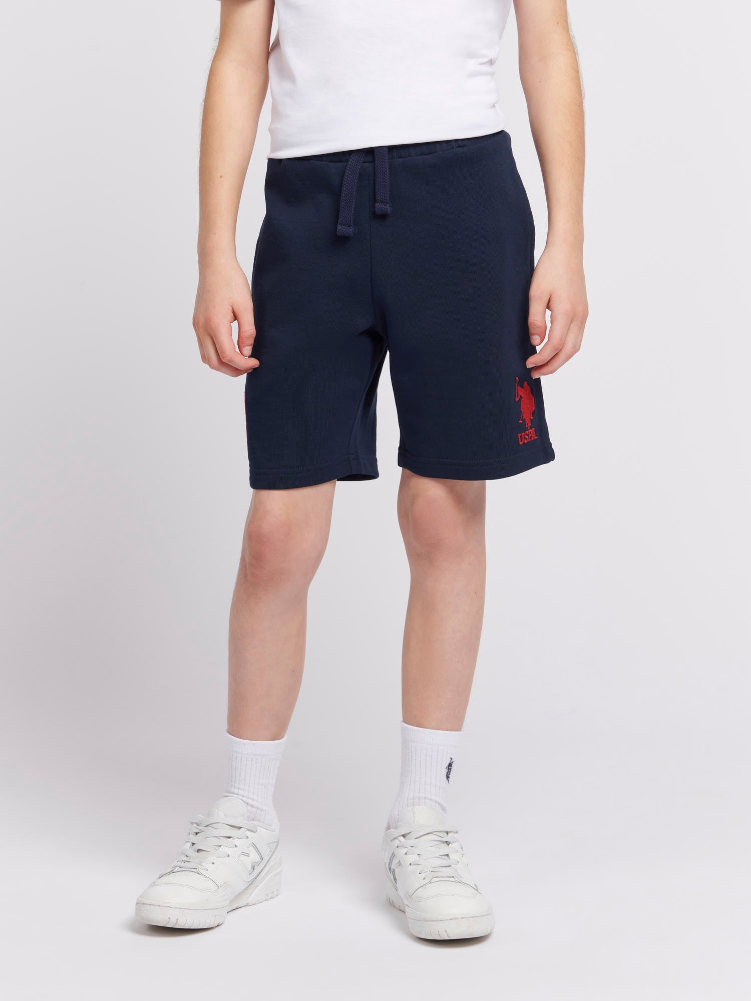 Boys Player 3 Sweat Shorts in Dark Sapphire Navy / Haute Red DHM