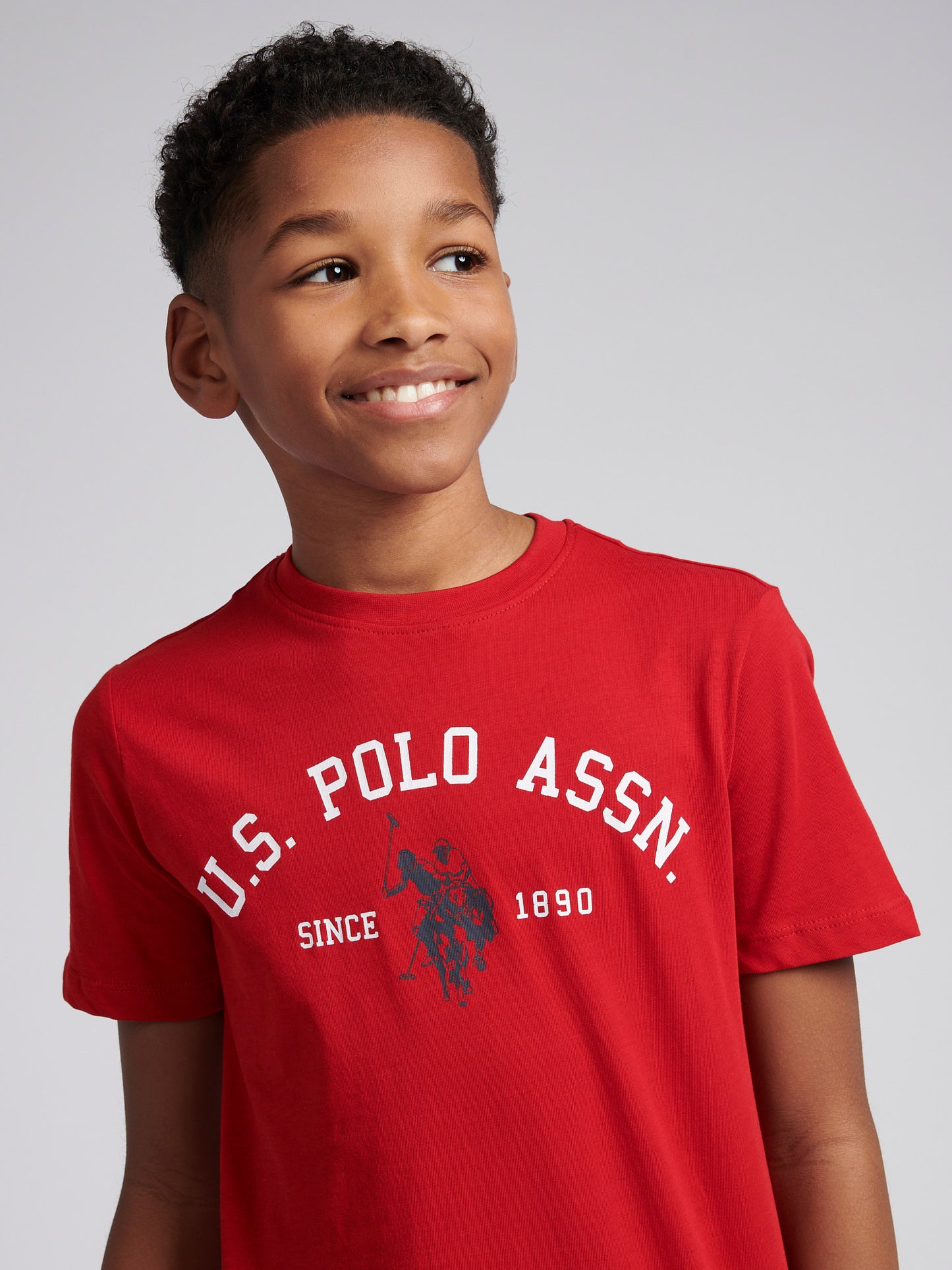 Boys Signature Arch Print T-Shirt in Haute Red