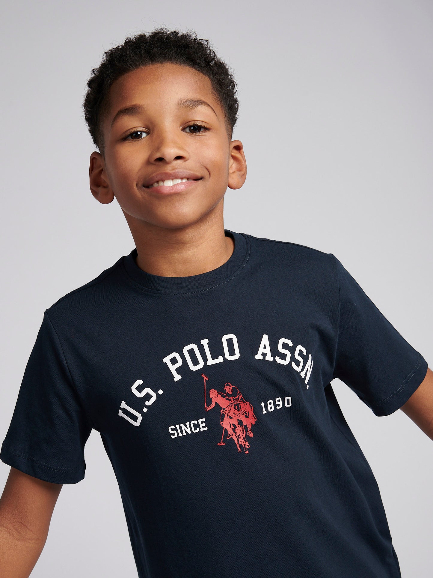 Boys Signature Arch Print T-Shirt in Dark Sapphire Navy