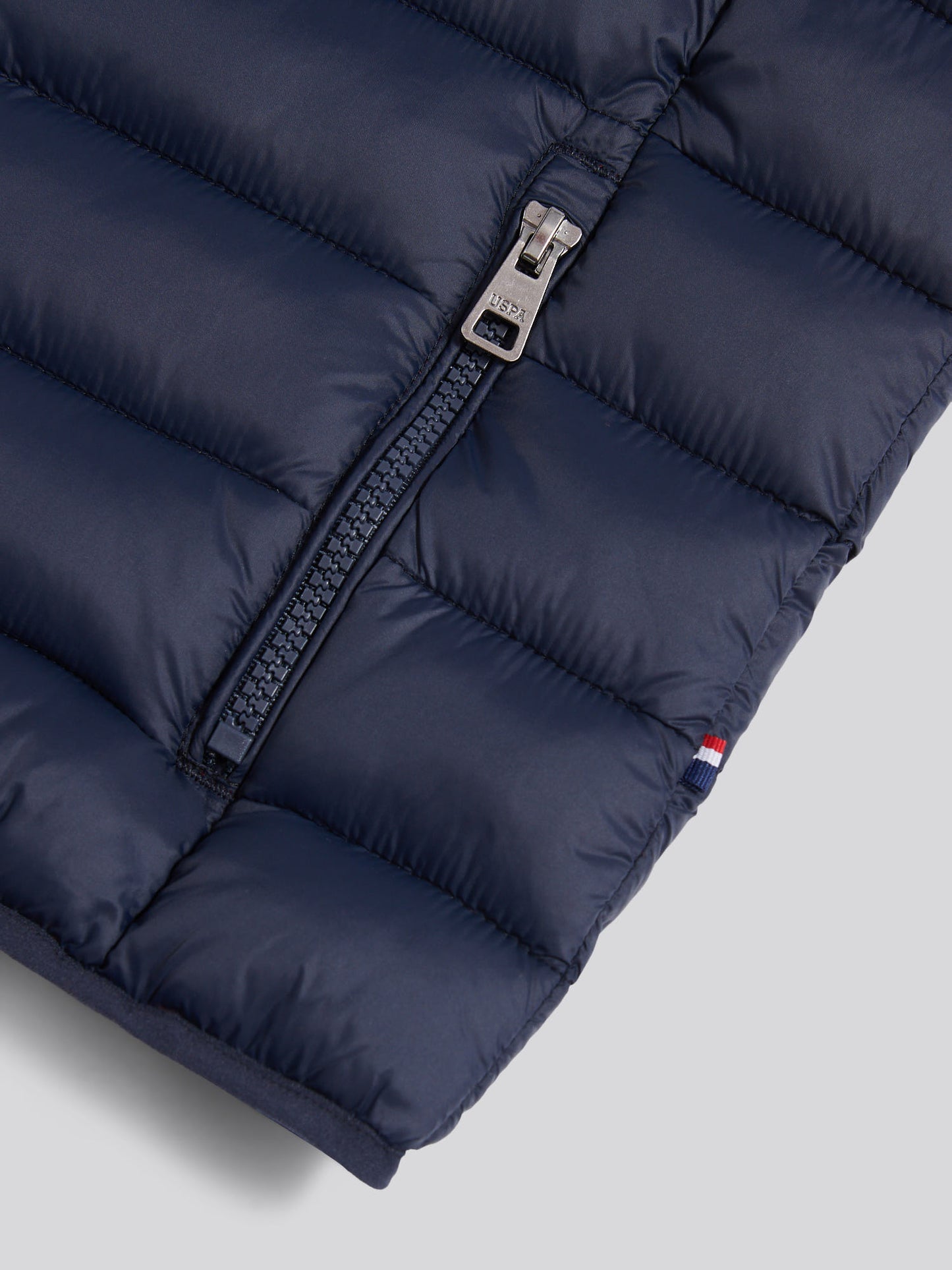 Boys Lightweight Quilted Gilet Dark Sapphire Navy / Haute Red DHM