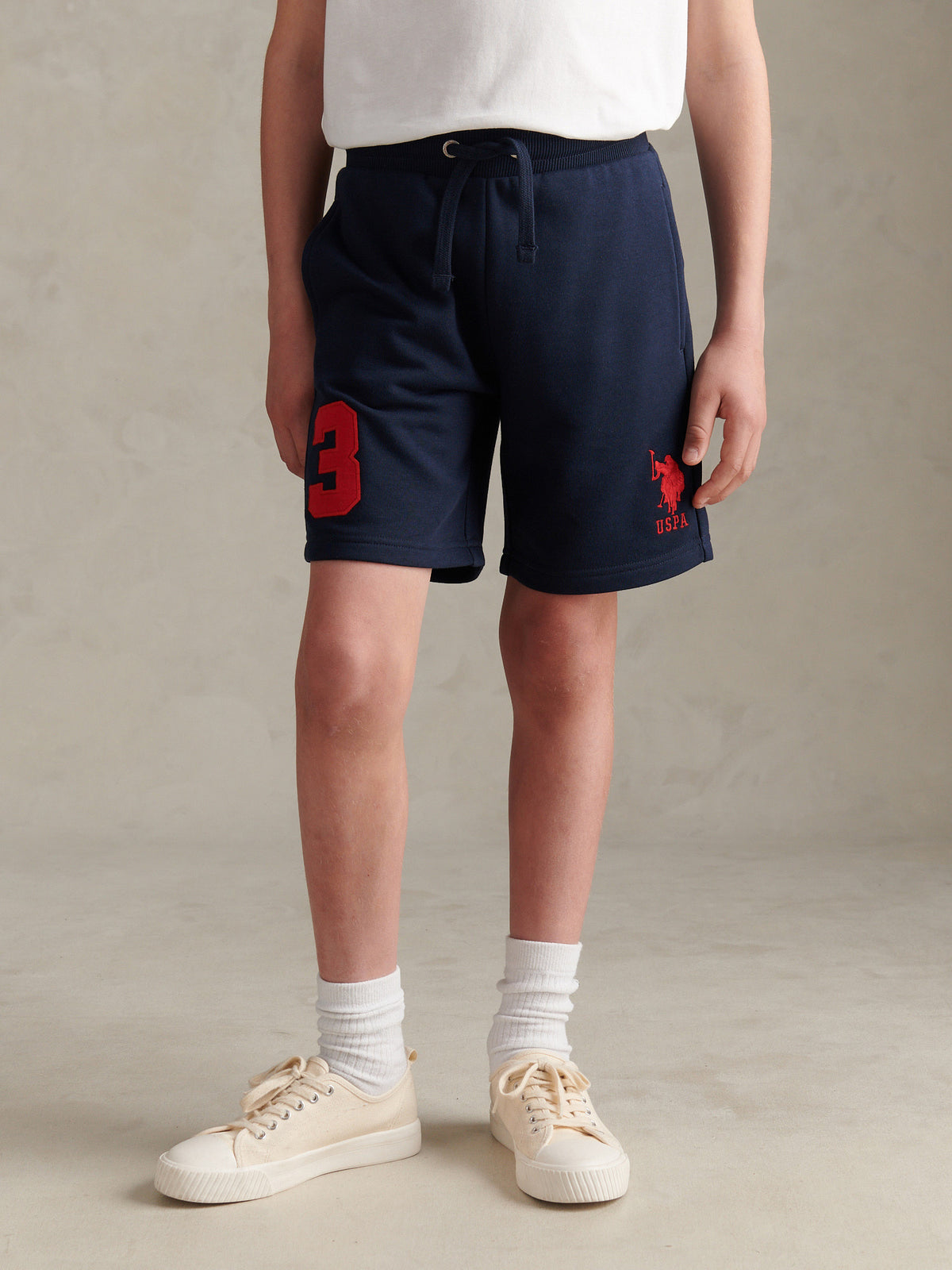 Player 3 Sweat Short Dark Sapphire Navy / Haute Red DHM