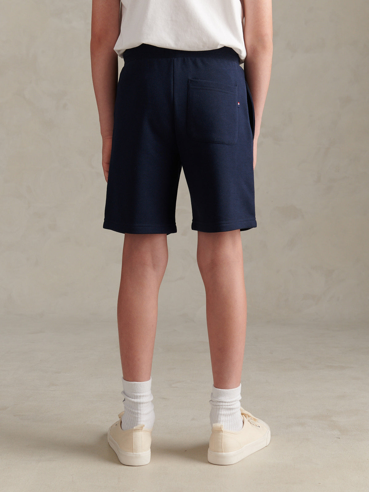 Player 3 Sweat Short Dark Sapphire Navy / Haute Red DHM