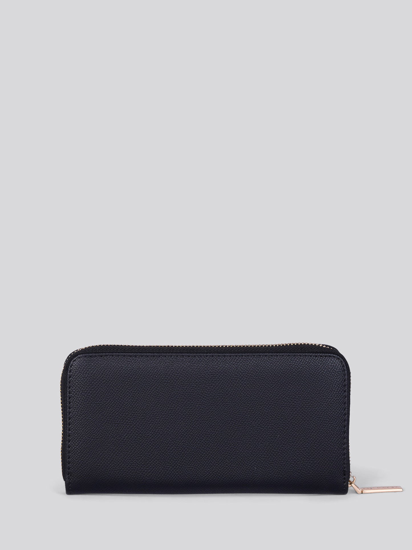 Womens Jones Large Zip Around Wallet in Black