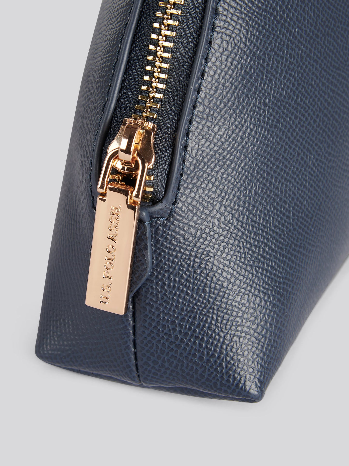 Womens Jones Round Beauty Bag in Navy