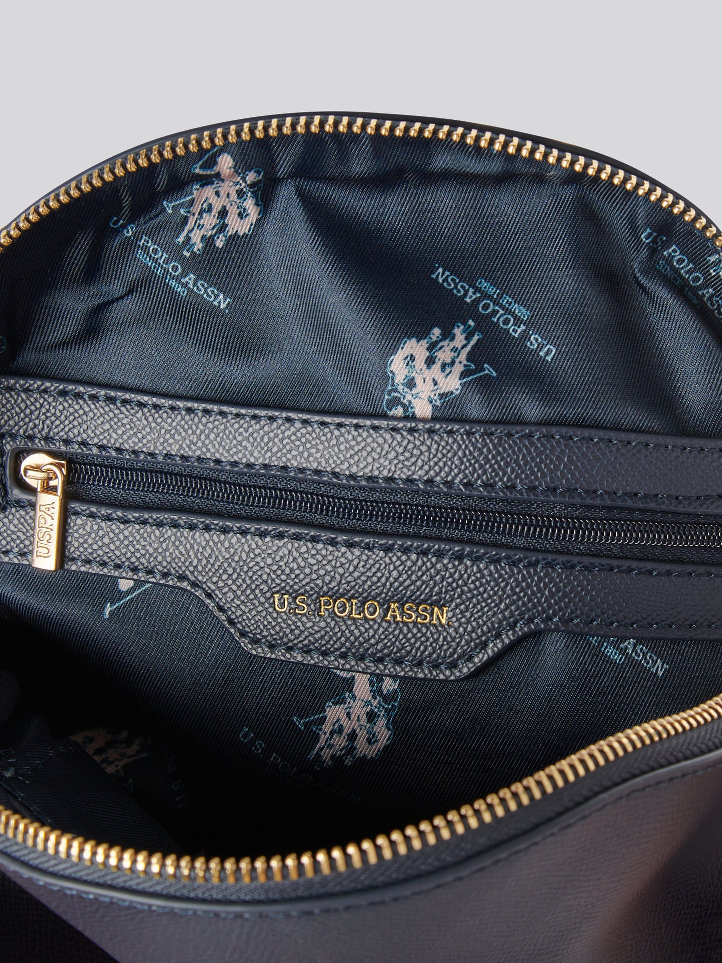 Womens Jones Round Beauty Bag in Navy