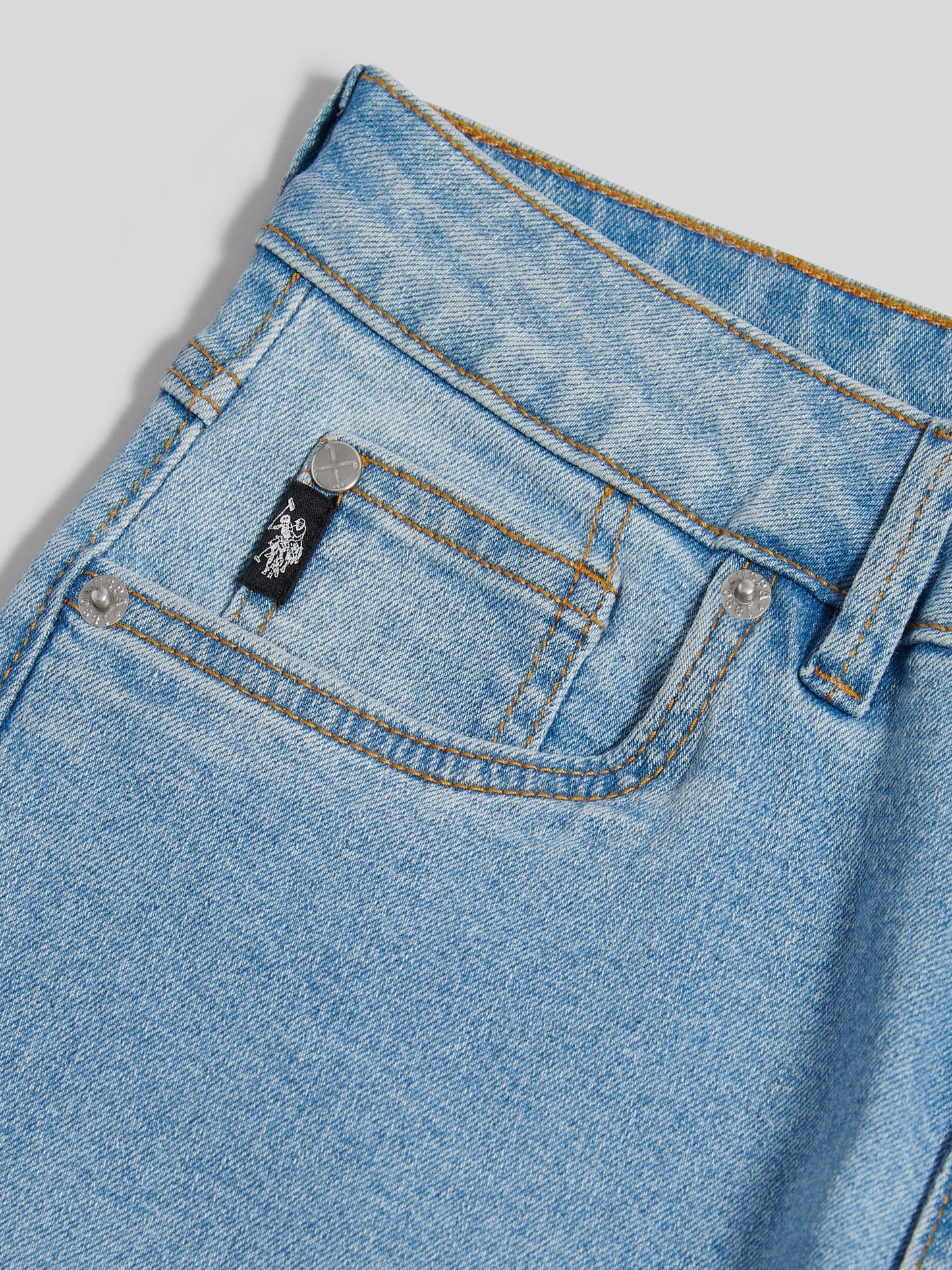 Womens Straight Fit Jean Light Blue Wash