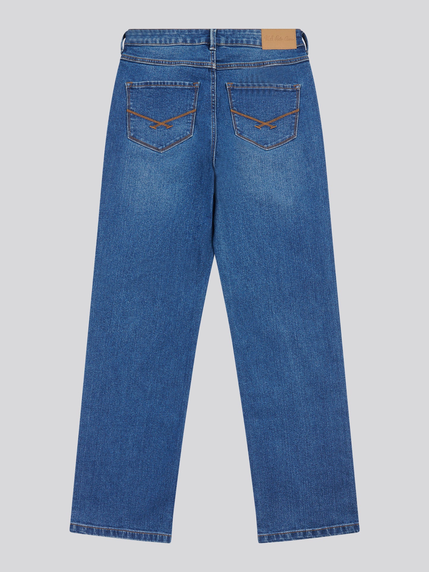 Womens Straight Fit Jean in Mid Wash