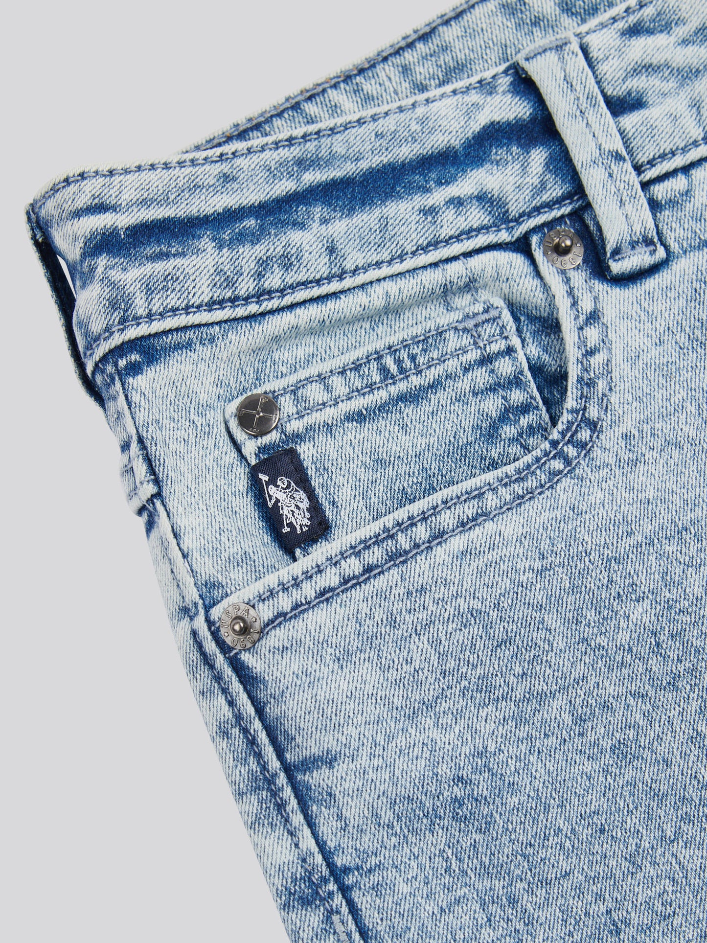 Womens Straight Fit Jean in Super Bleach Blue