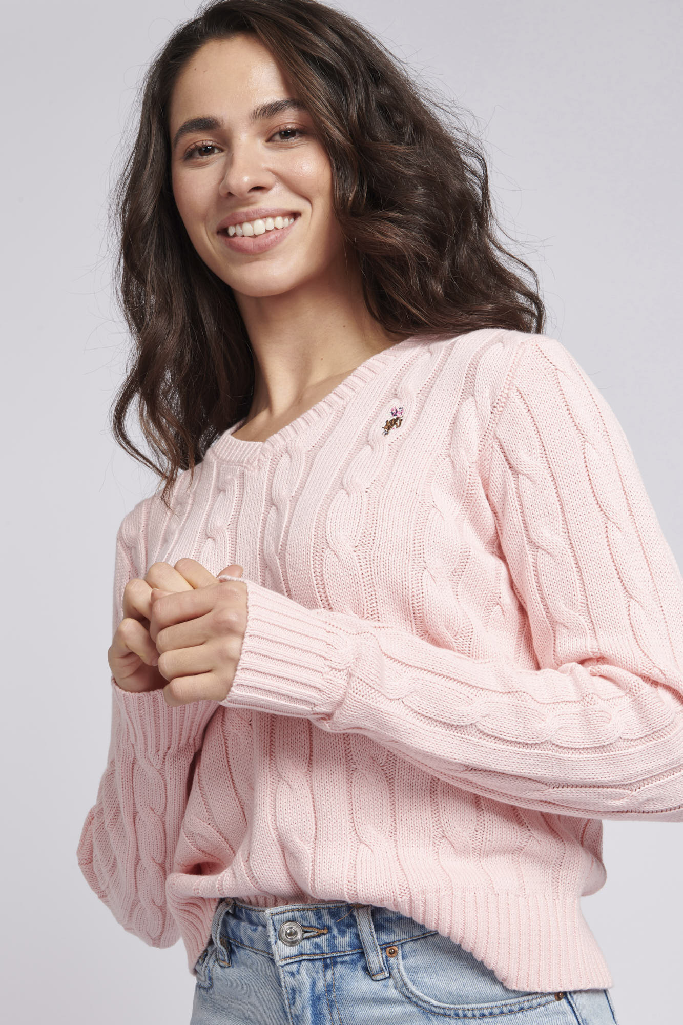 Womens V-Neck Cable Jumper in Crystal Rose