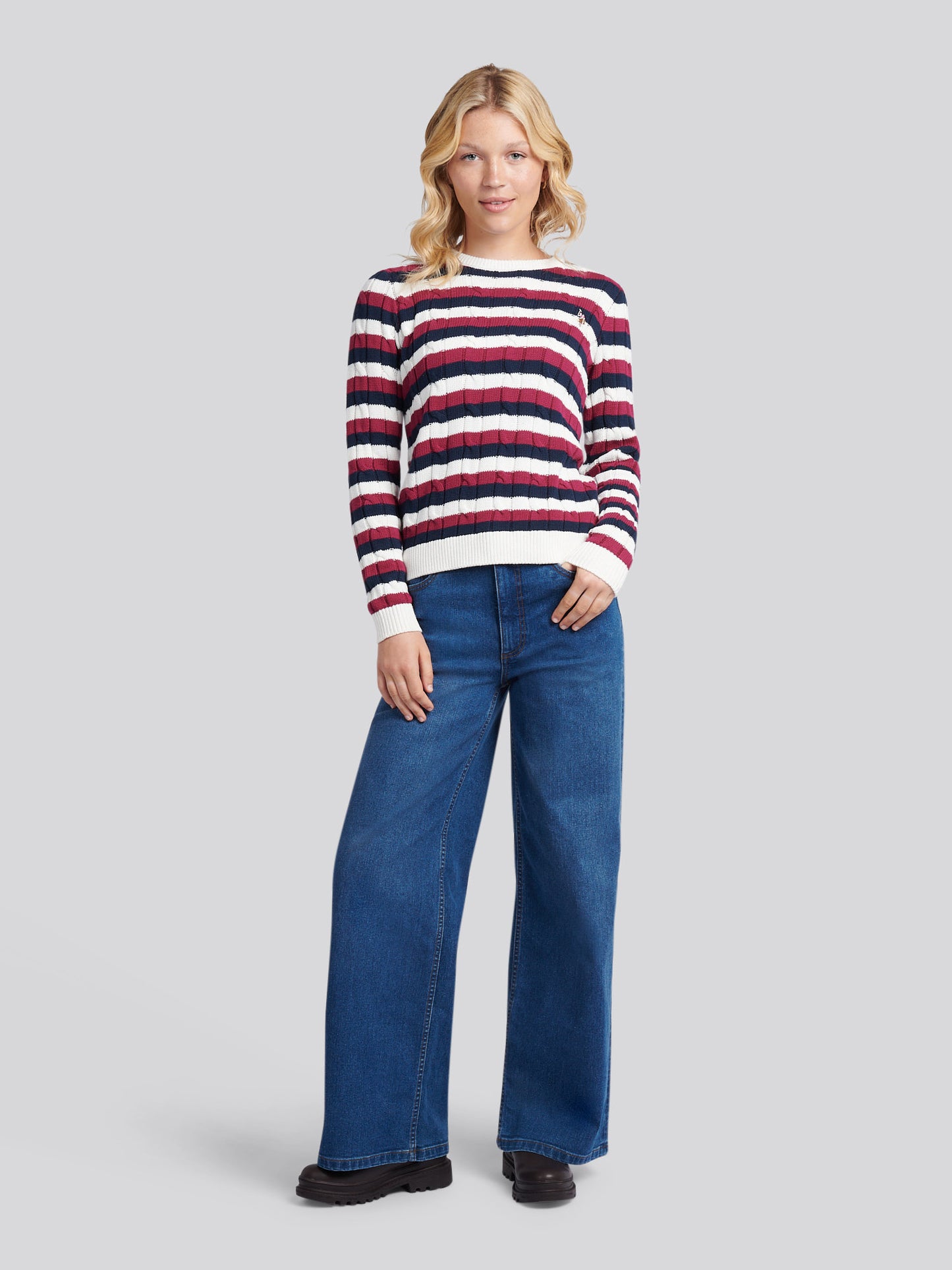 Womens Wide Fit Jean in Mid Wash